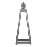 Pyramide lantaarn met metalen frame en glazen zijpanelen, open onderkant